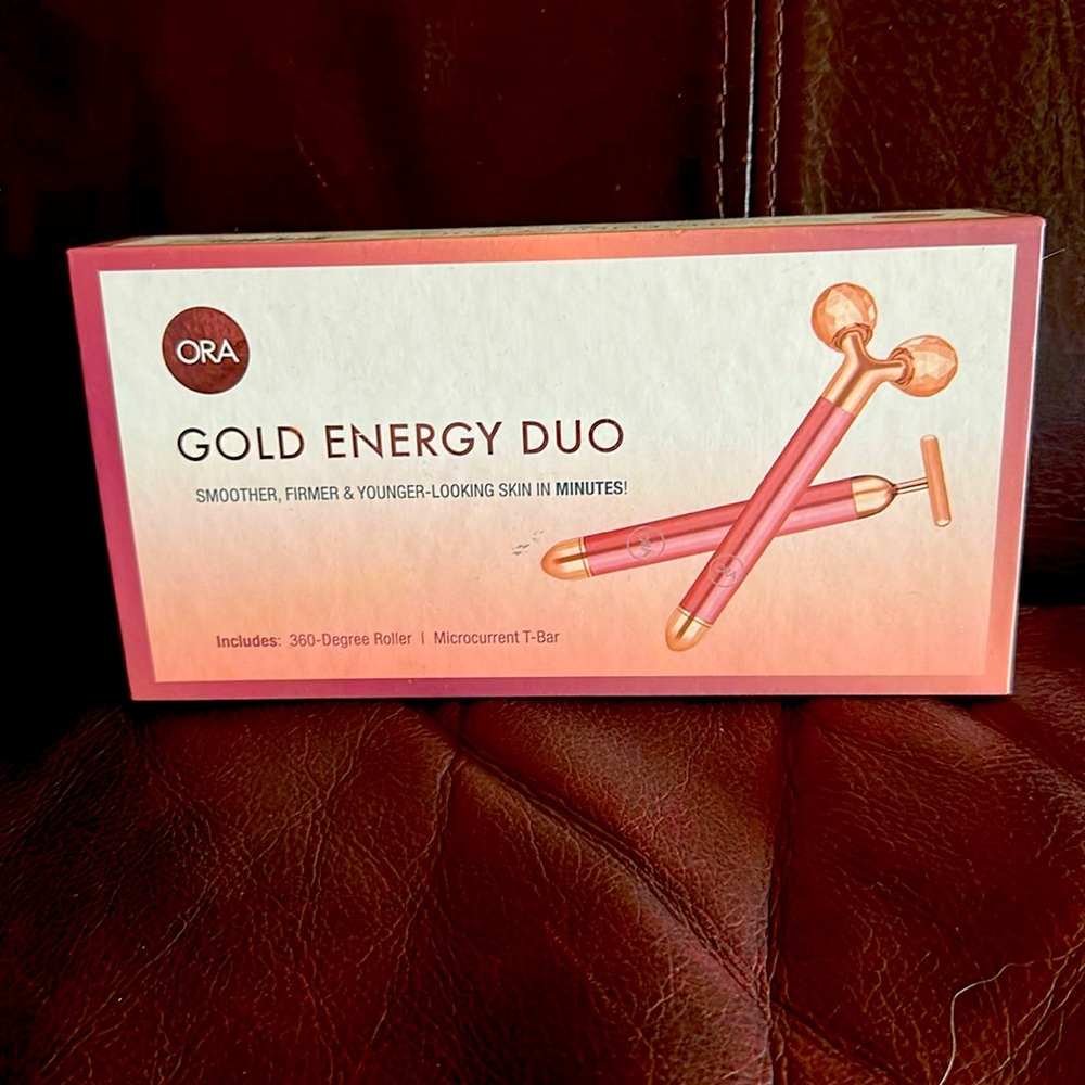 Beauty ORA
ORA Gold Energy Duo (includes Microcurrent T-Bar & 360-Degree Roller)
